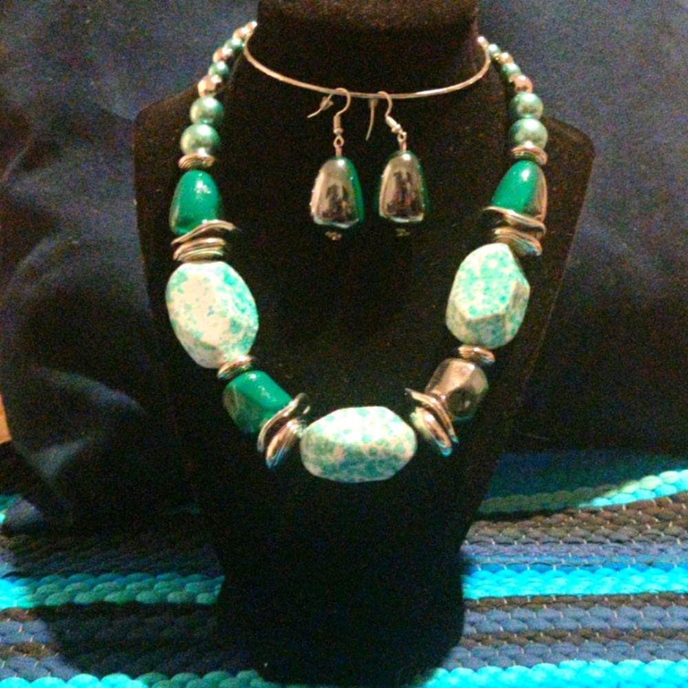 Chunky woman's necklace